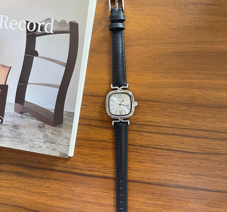 Retro Minority Dial Belt Watch For Women