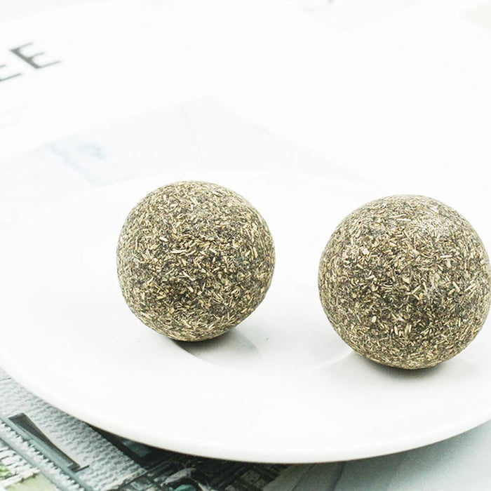 Pet Cat Natural Catnip Treat Ball Cat chasing activity ball Pet food cat snacks Cat grass ball Cat refreshing excitement