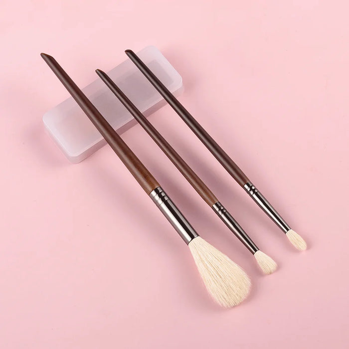 BETHY BEAUTY  Smudge Makeup brushes 3PCS Natural Goat Hair Eyeshadow Detail  and Highlight Blending Beauty Cosmetic Brushes